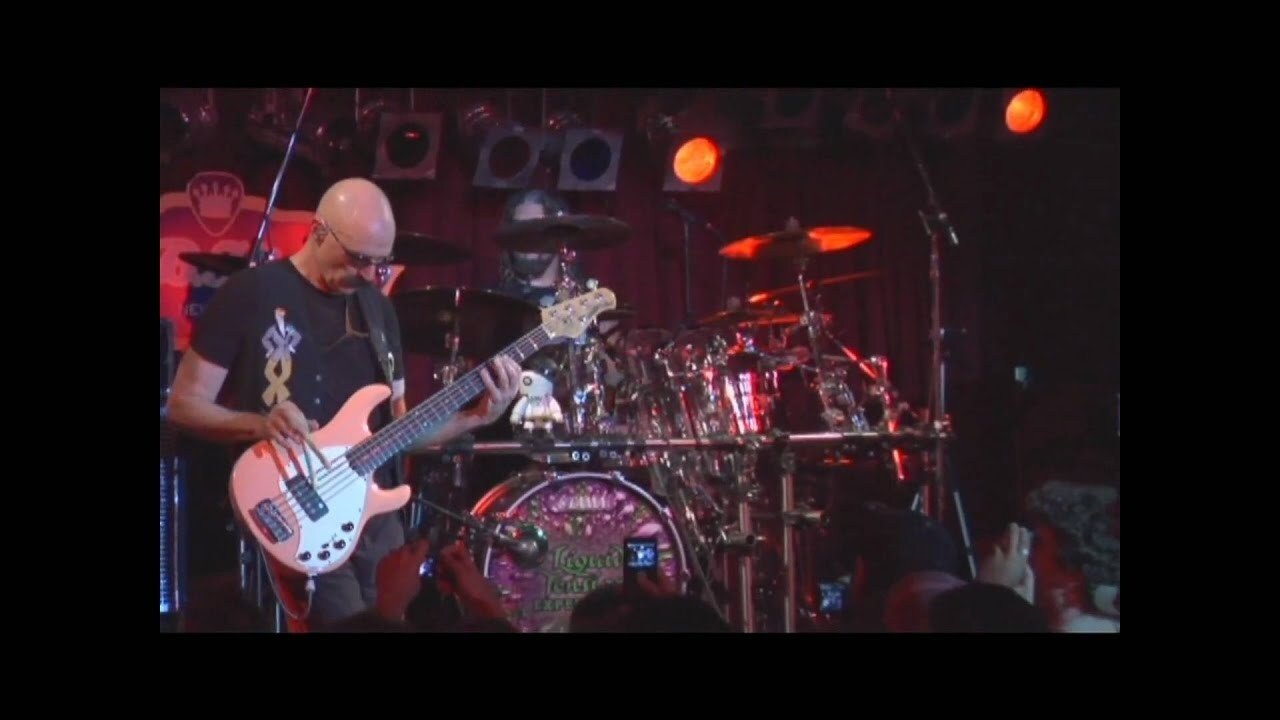 Liquid Tension Experiment: Live In NYC Background