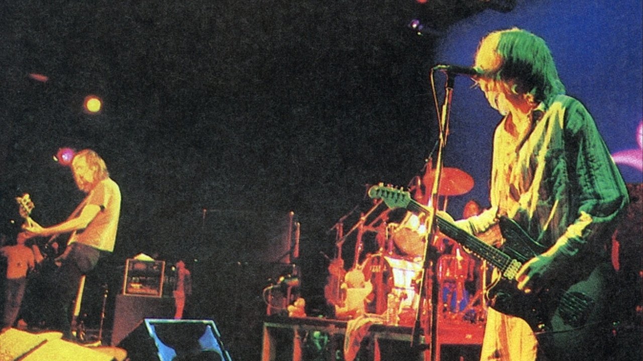 Nirvana: Live! Tonight! Sold Out!! Background