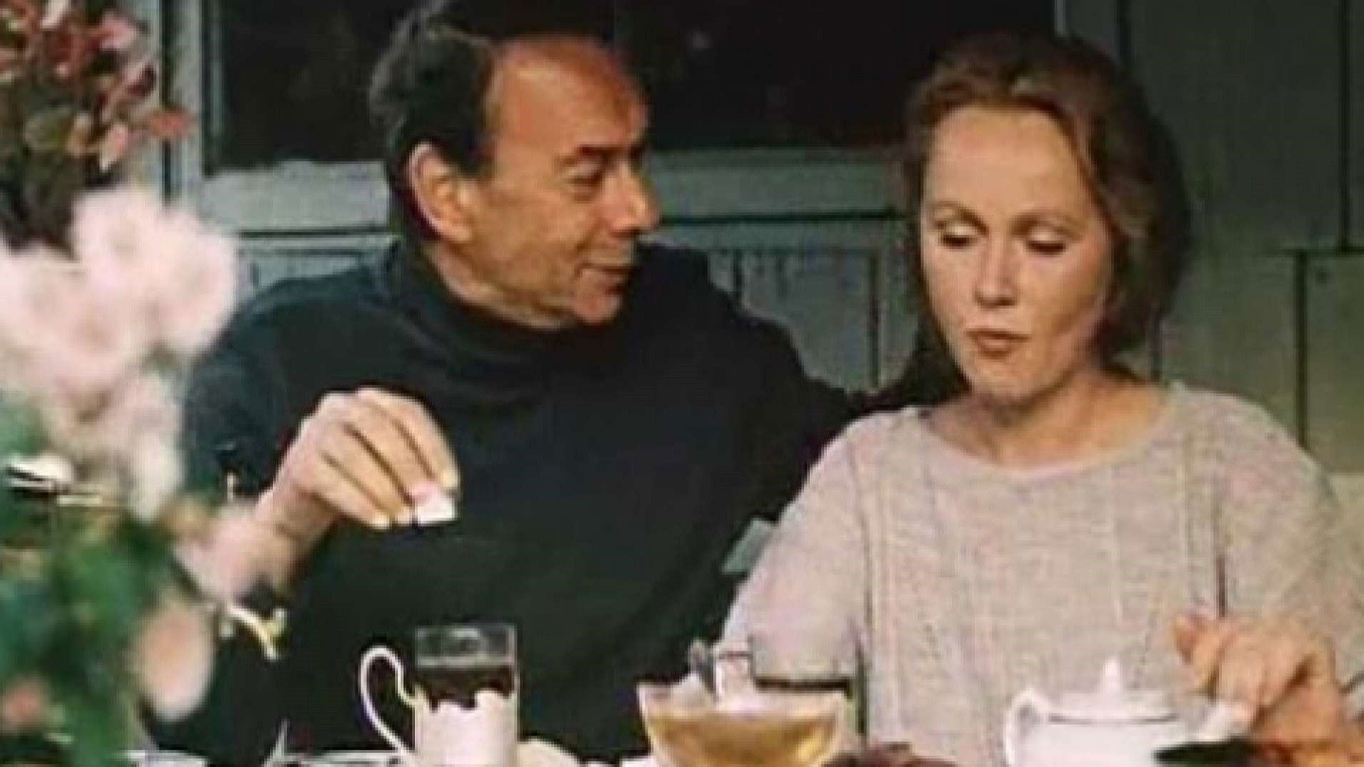 An Umbrella for Lovers Background