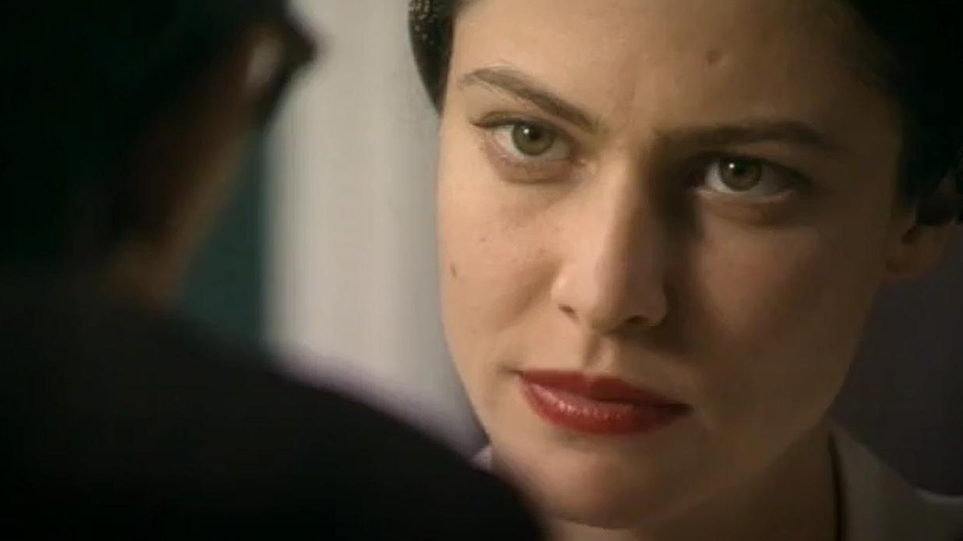 Lovers of the Café Flore Background