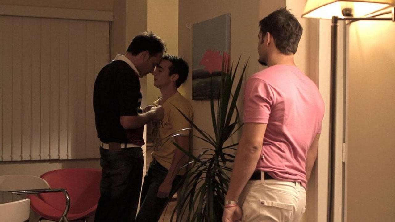 El tercero Background