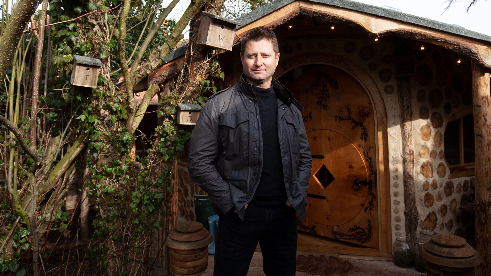 George Clarke's Amazing Spaces Background