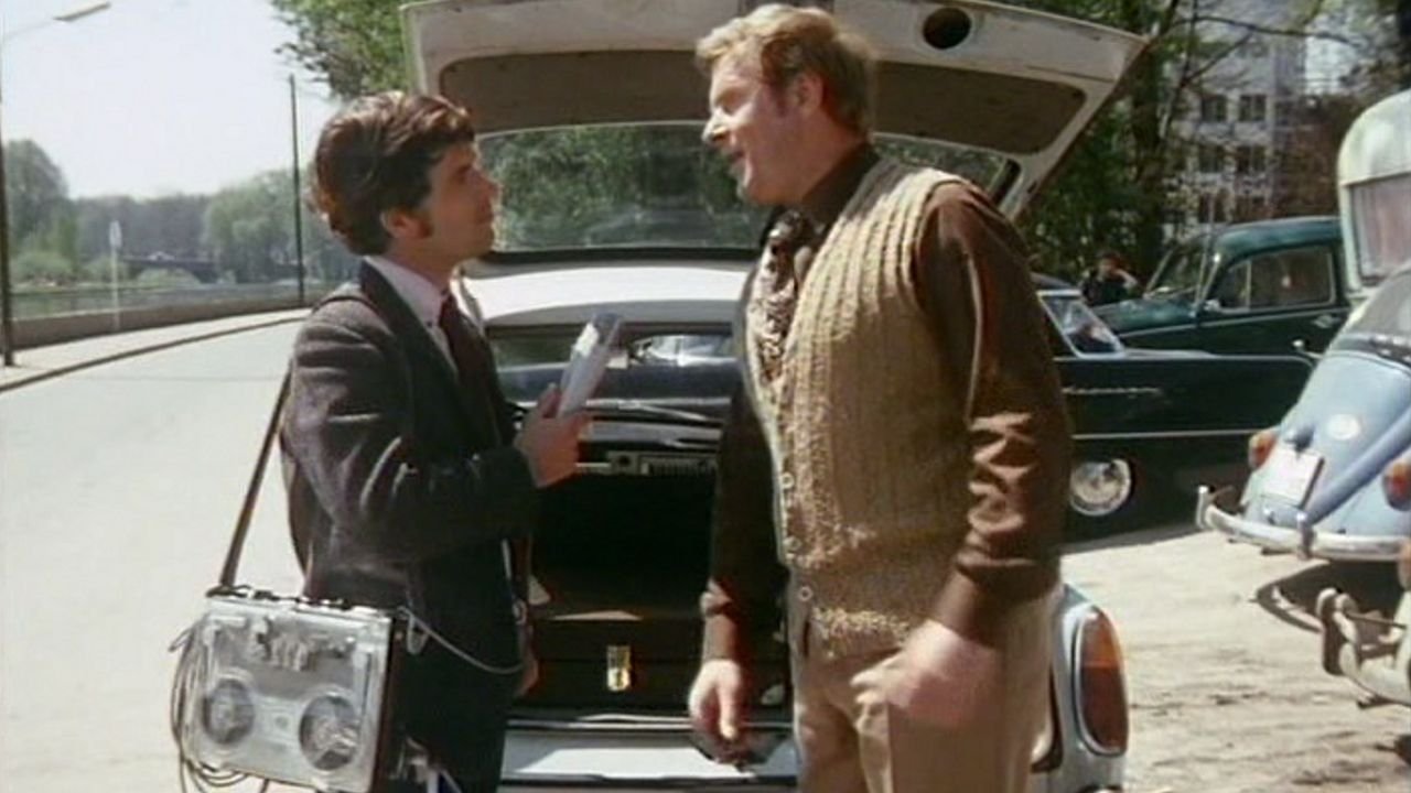 Swinging Wives Background