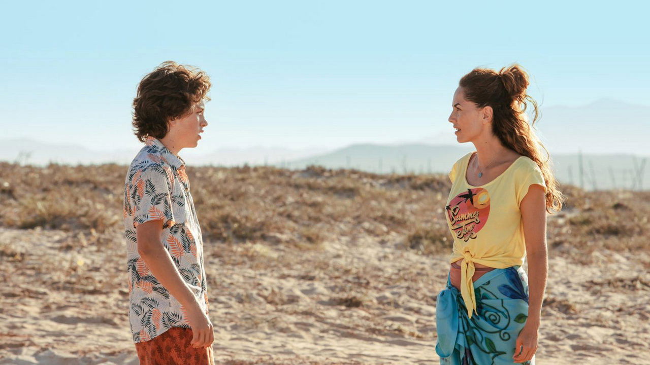 Tú eres mi problema Background