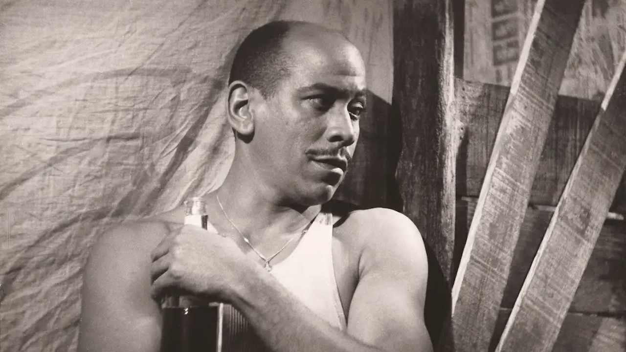 Caín Adolescente Background