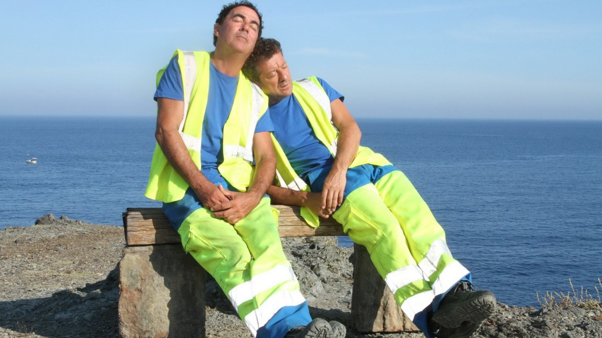 Les Municipaux : Trop c'est trop Background