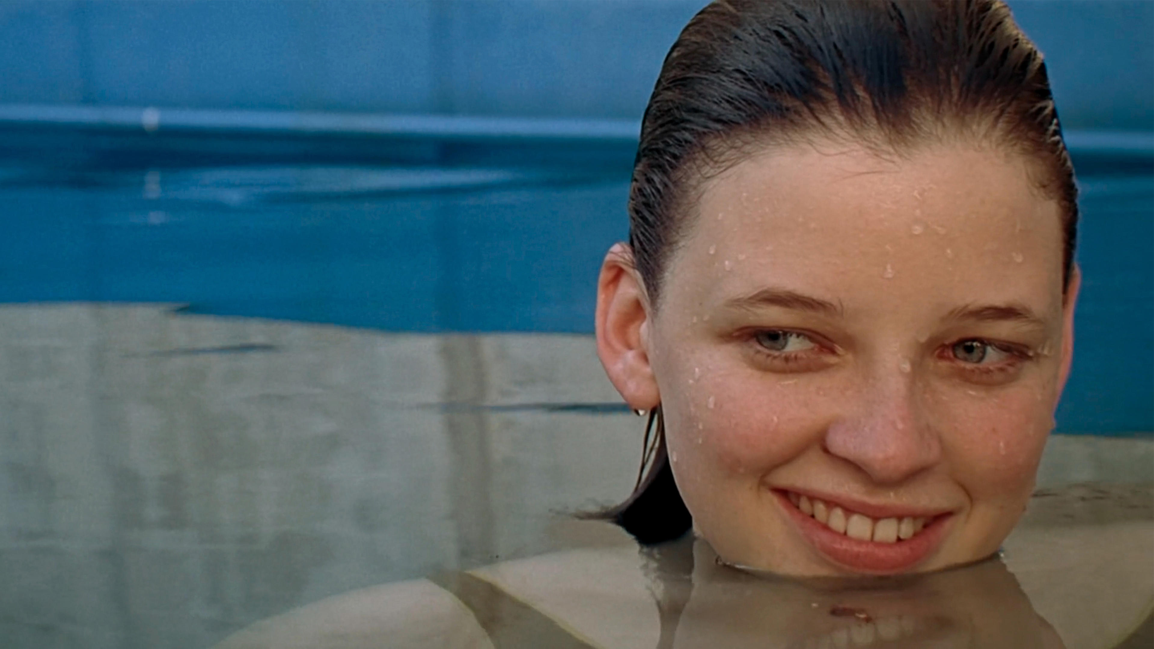 La niña santa Background