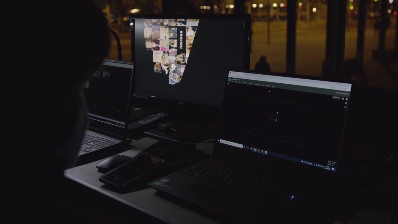 Algorithmes - vers un monde manipulé Background