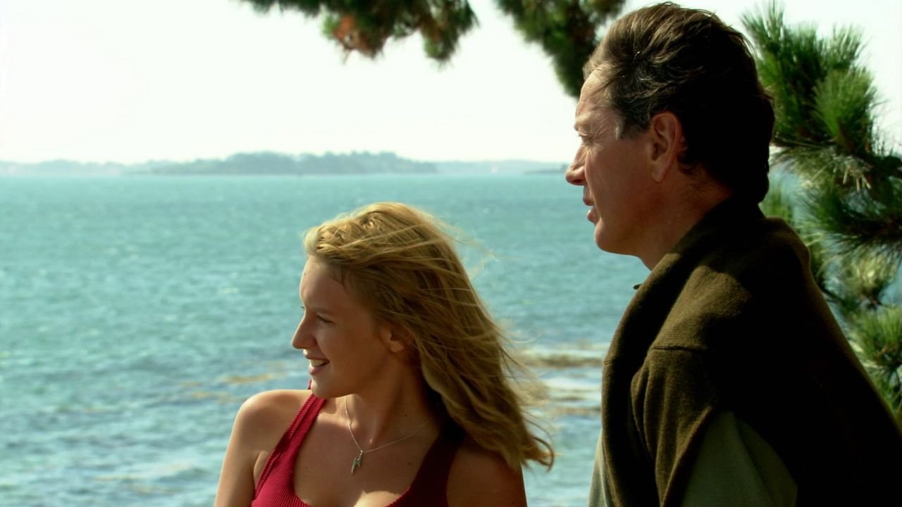 Little Lili Background