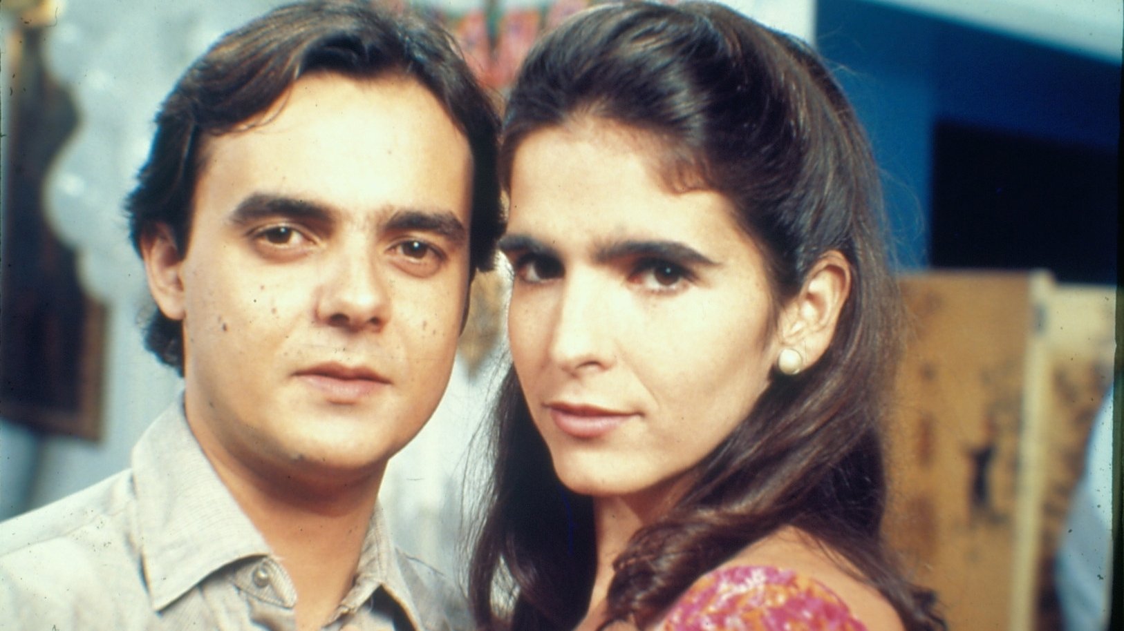 Anos Rebeldes Background