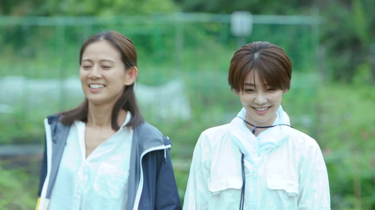 The Women Background