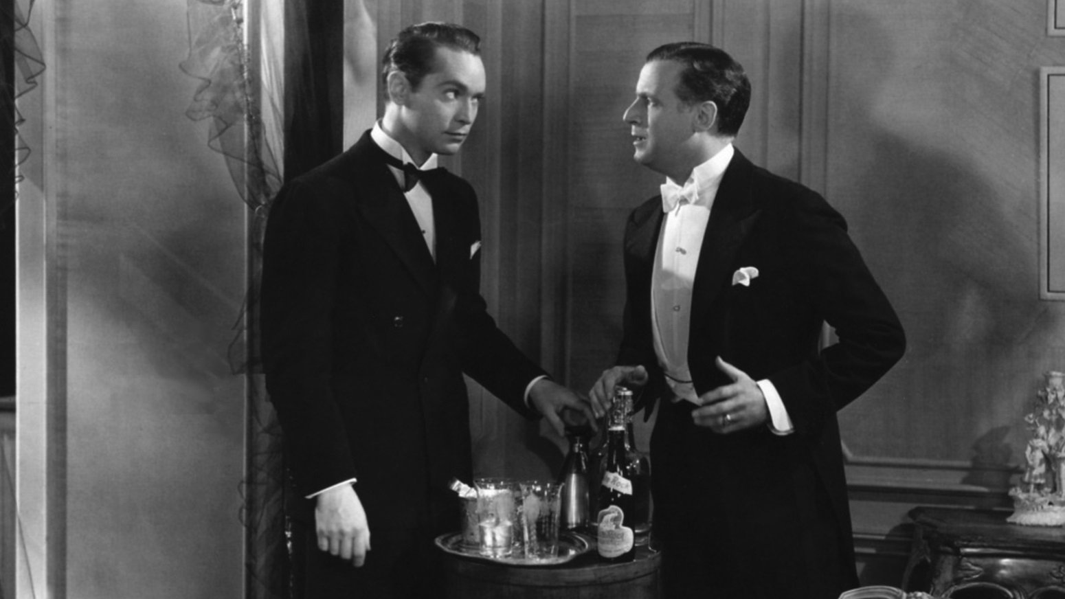 Moulin Rouge Background