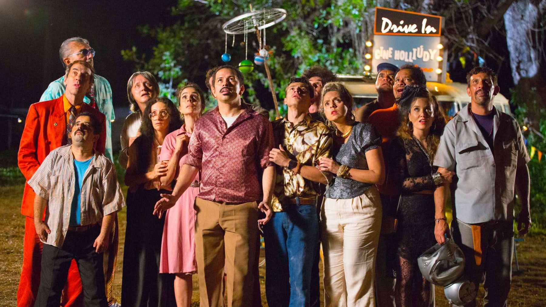 Cine Holliúdy 2: A Chibata Sideral Background