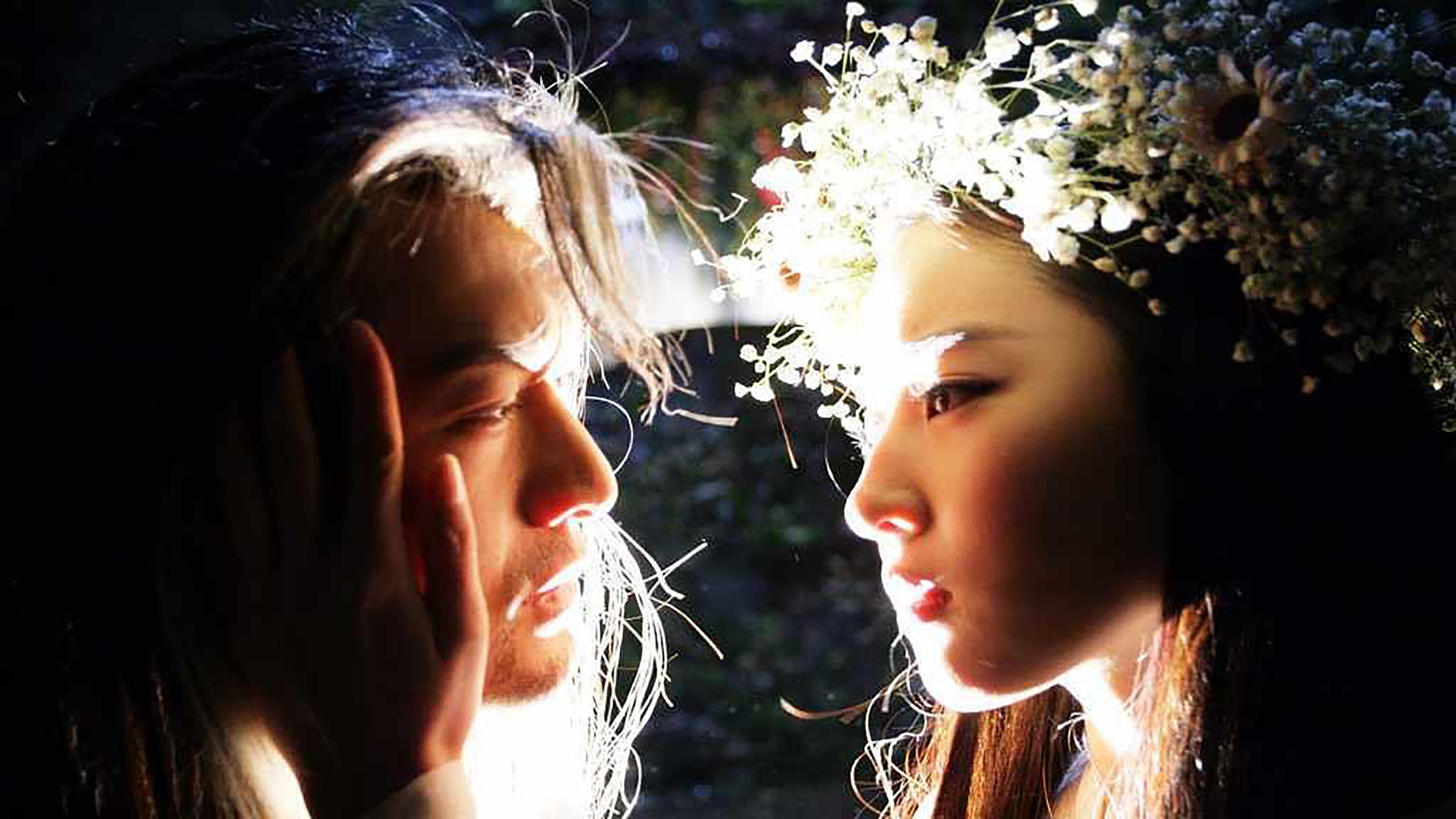 The Return of the Condor Heroes Background