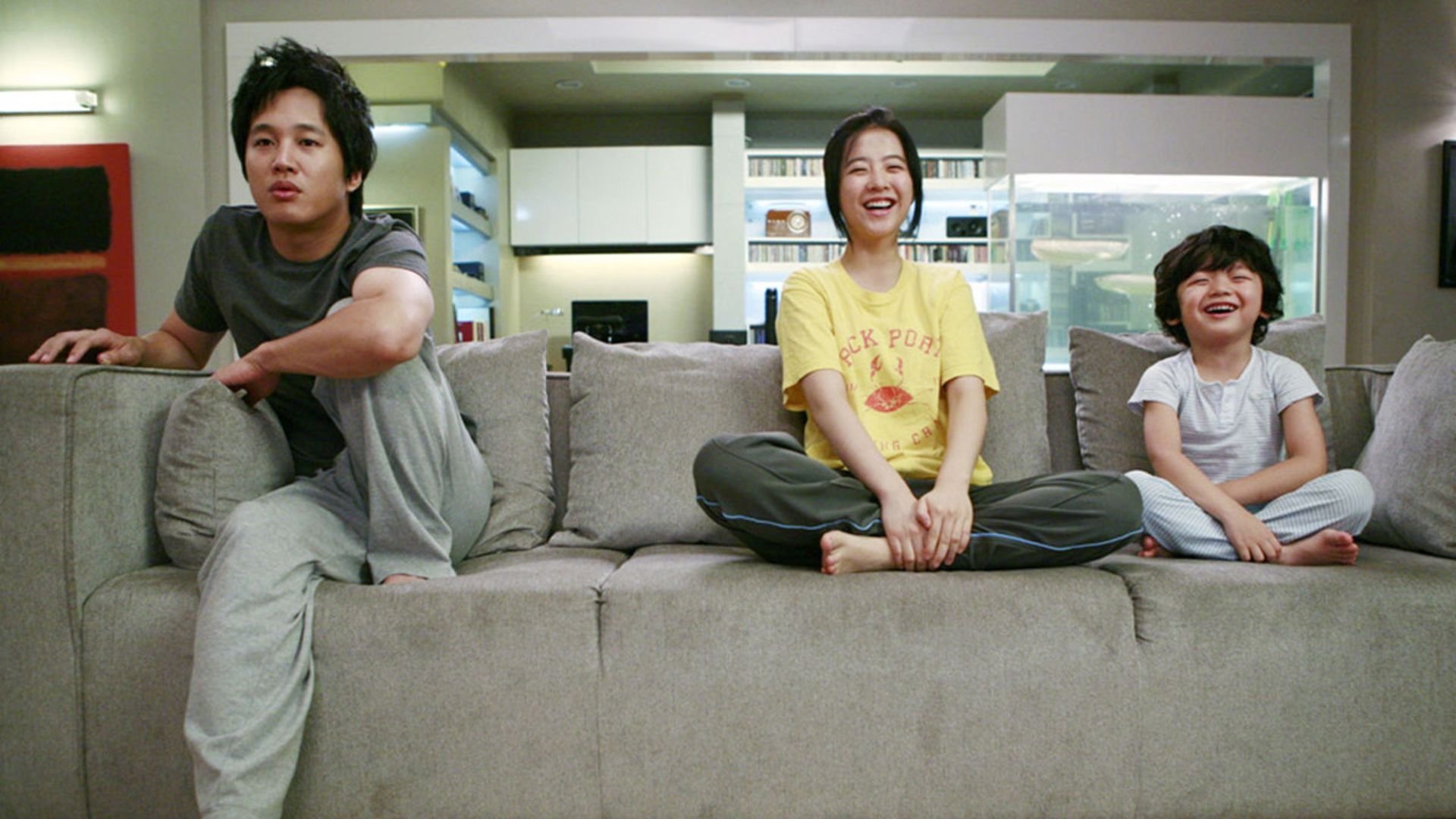 Scandal Makers Background