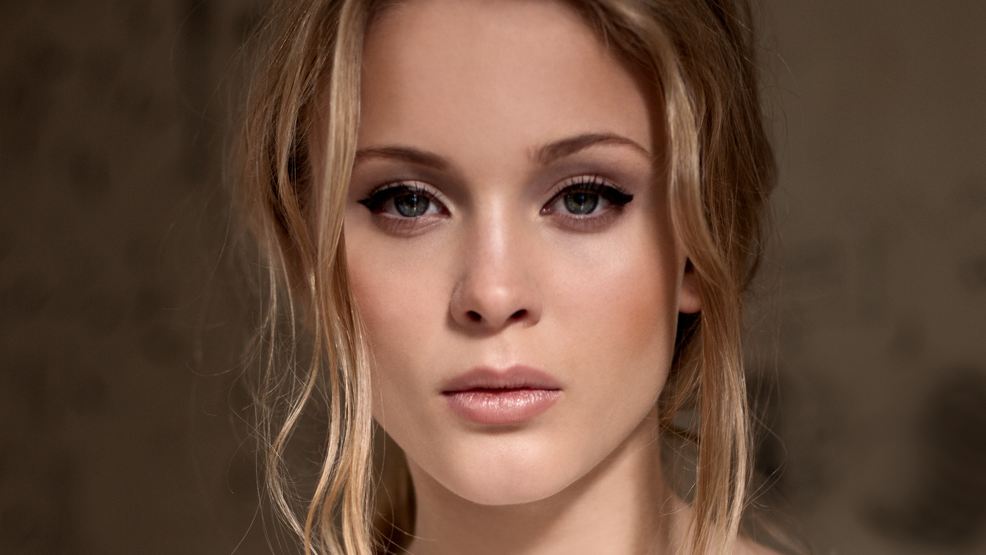 Zara Larsson - Live In Concert Background