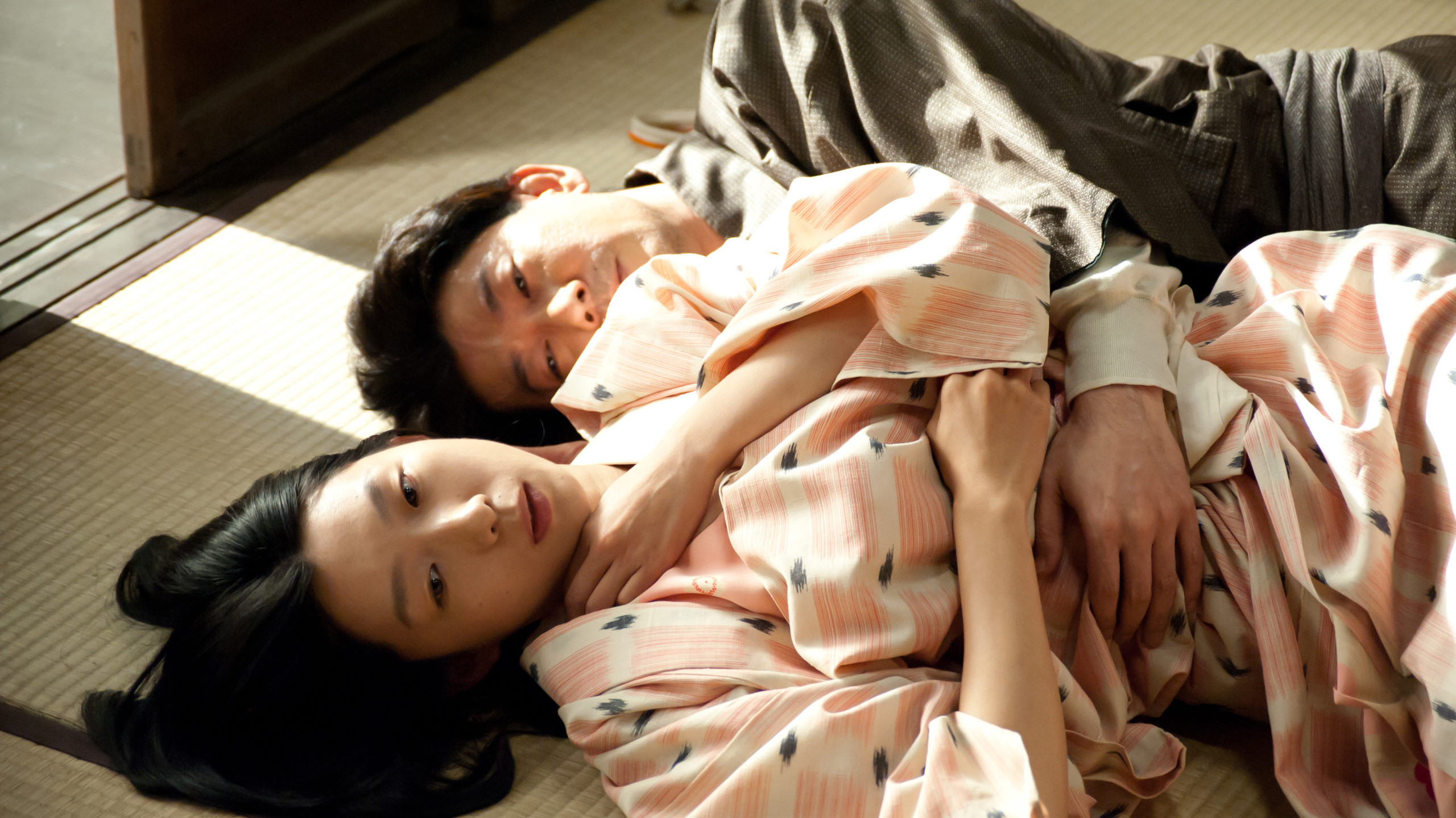 The War and a Woman Background