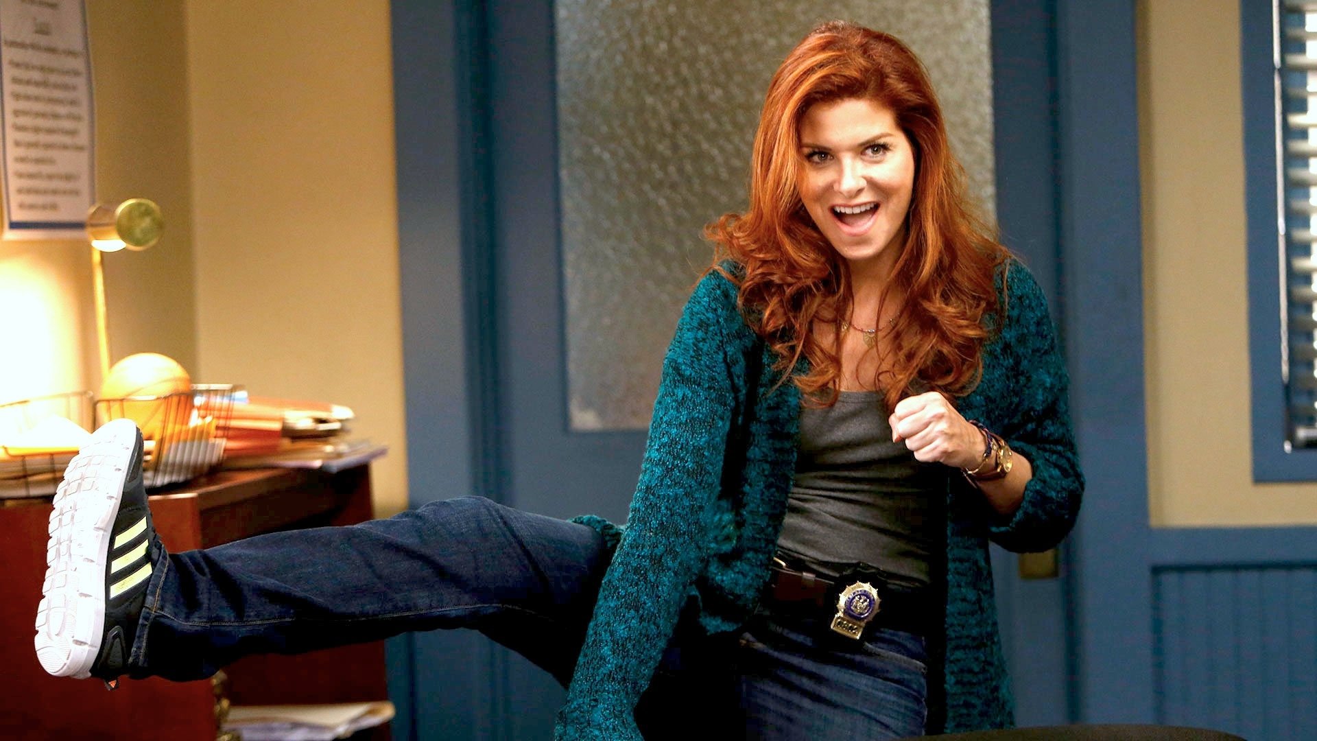 The Mysteries of Laura Background