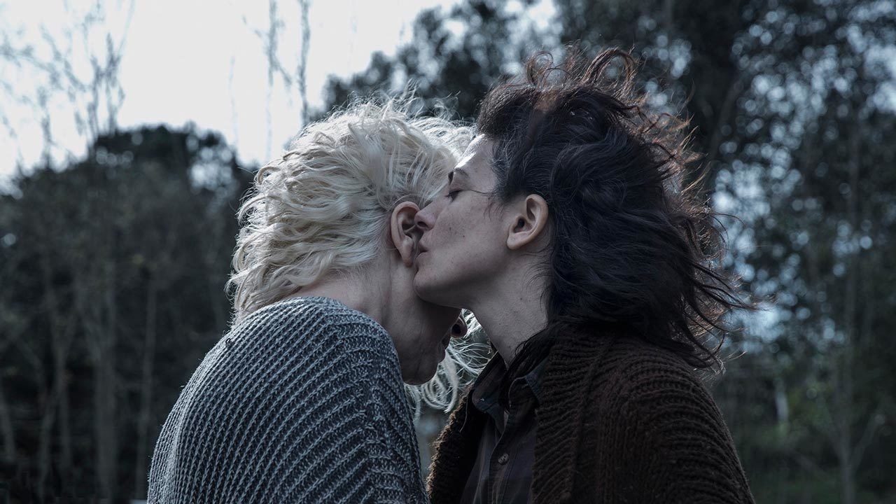 La enfermedad del domingo Background