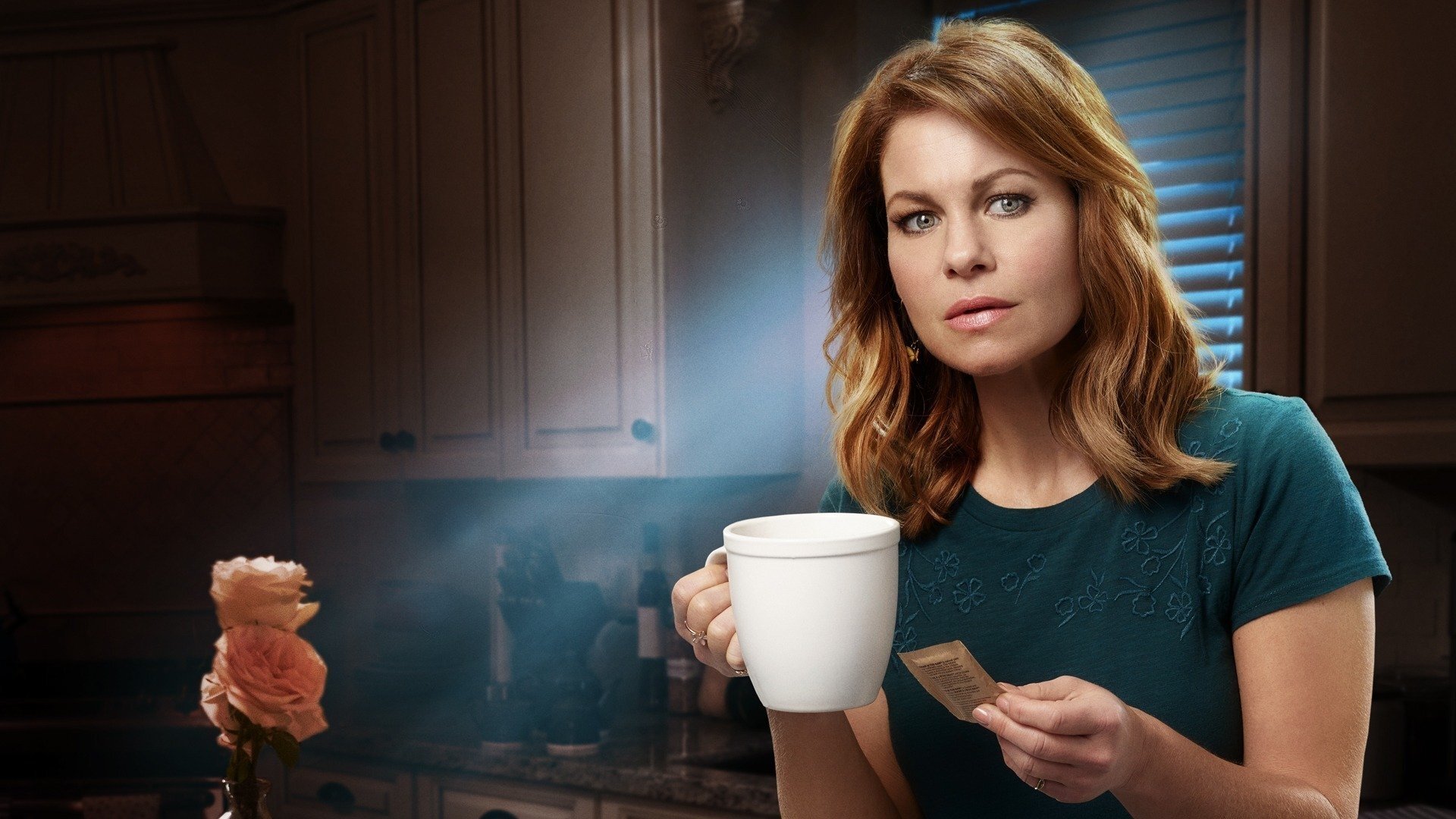 Last Scene Alive: An Aurora Teagarden Mystery Background