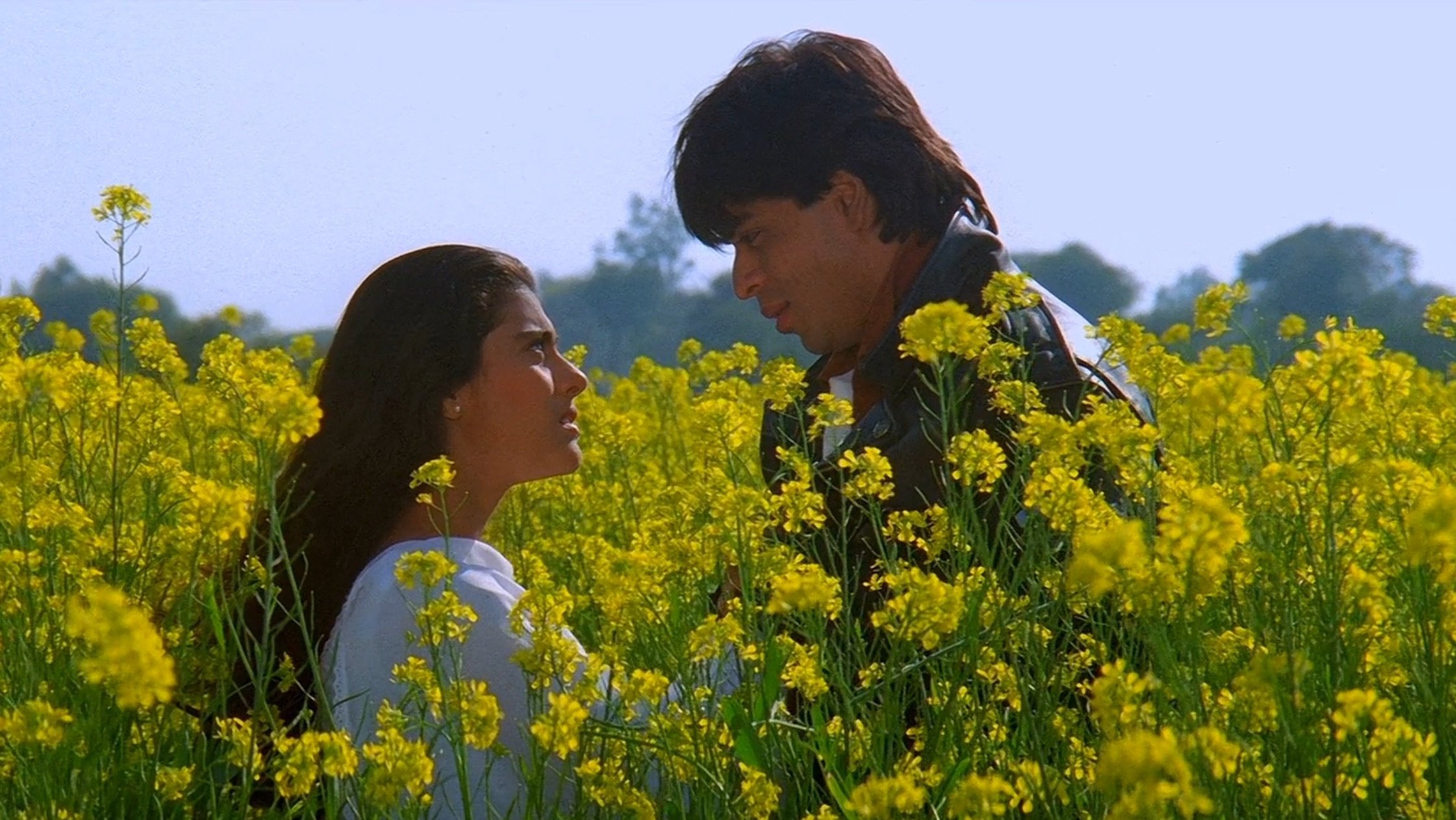 Dilwale Dulhania Le Jayenge Background