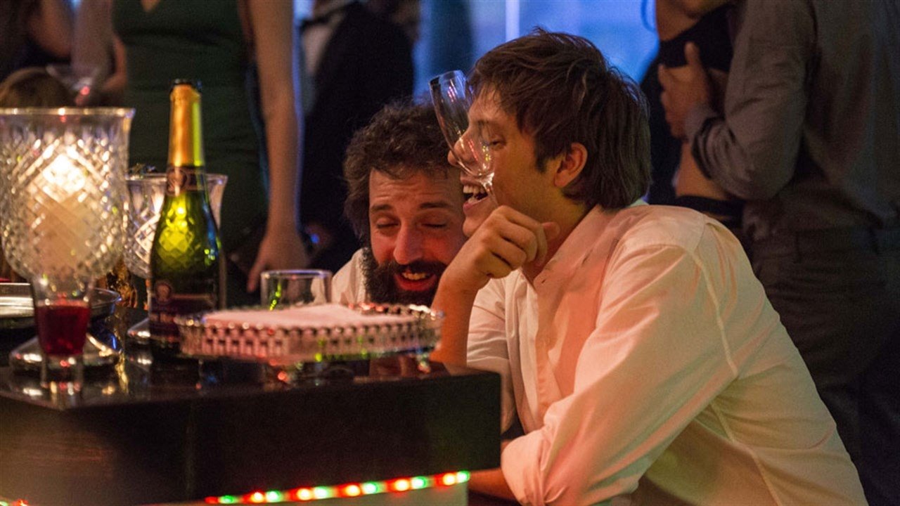 Porta dos Fundos: Contrato Vitalício Background